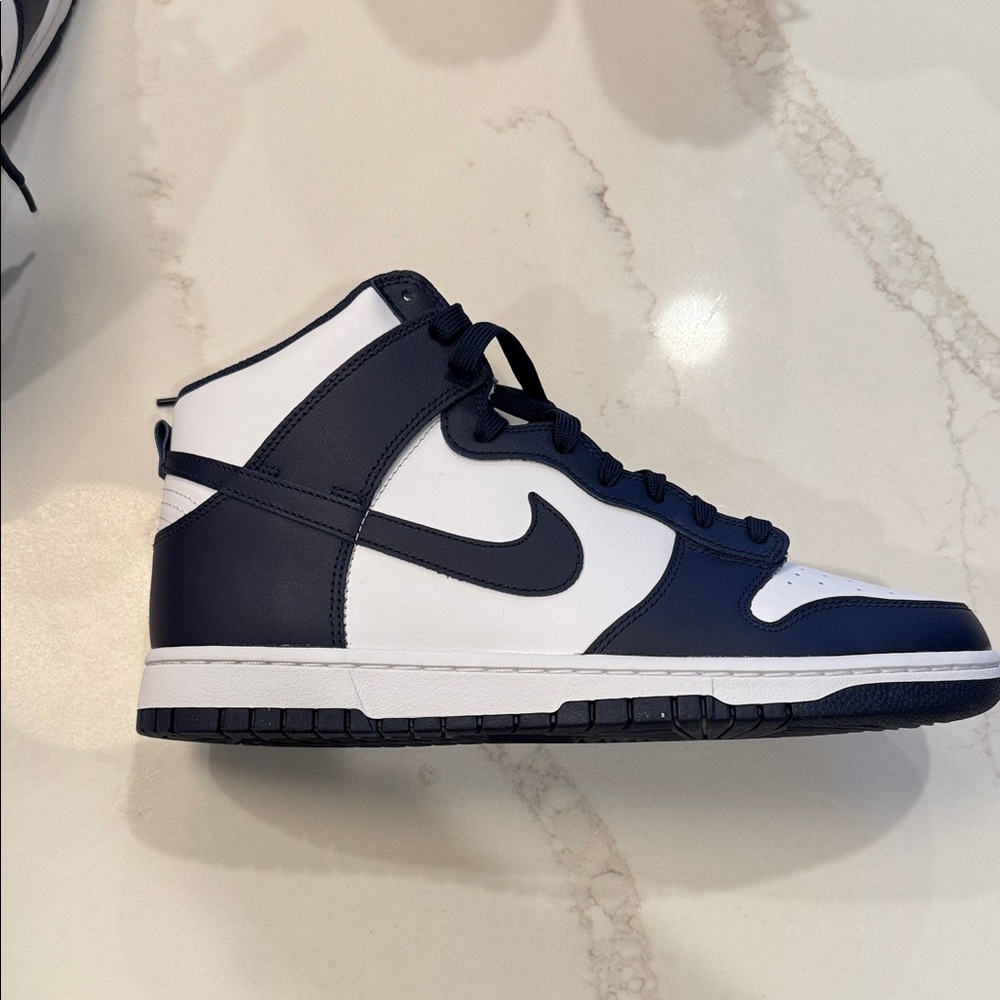 Nike Men's Dark Blue and White Sneakers